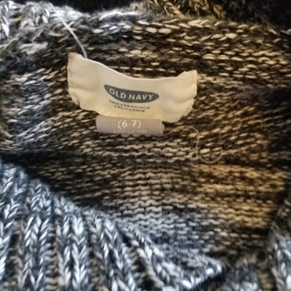 Kids Unisex Button up Cardigan. Grey Variegated dark to light. Old Navy Size 6-7 - Picture 3 of 5